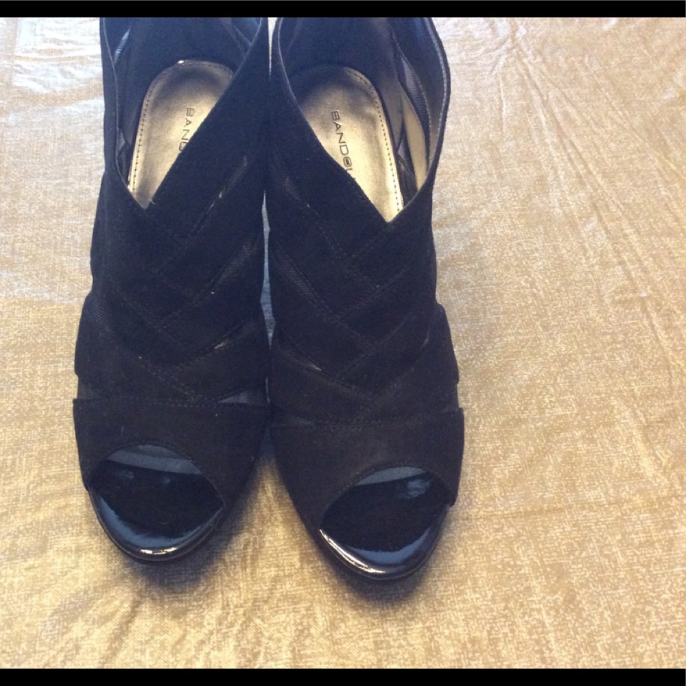 Peep toe Booties